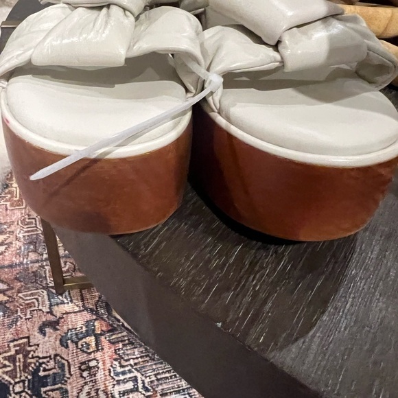 Donna Karan Pure Adalee Platform Sandals size 10 nwot - Picture 5 of 6